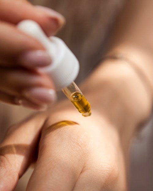 enecta-cannabis-extracts-500wCkpt-IKE-unsplash enecta-cannabis-extracts-500wCkpt-IKE-unsplash